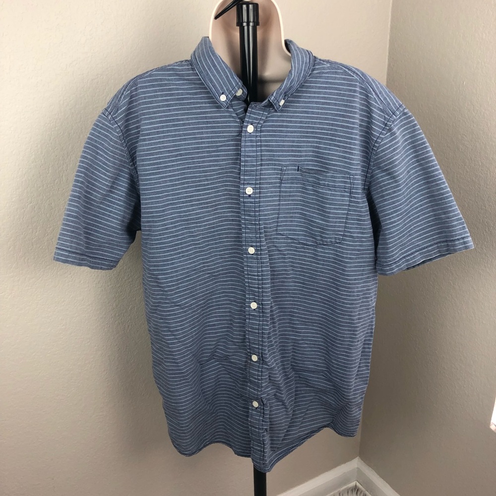 Patagonia men’s large button down stripe shirt